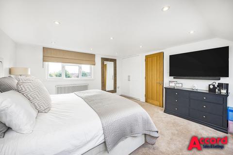 28 Millbrook Gardens, Gidea Park, Romford, RM2 5RP