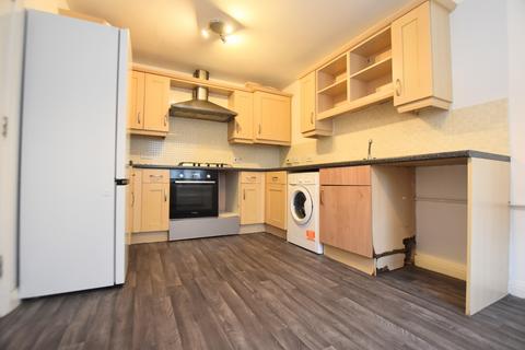 4 bedroom terraced house to rent, Whittington Chase, Kingsmead