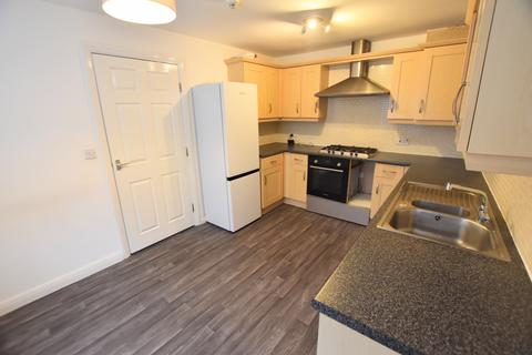 4 bedroom terraced house to rent, Whittington Chase, Kingsmead