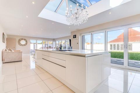 5 bedroom detached house for sale, Burges Road, Thorpe Bay SS1