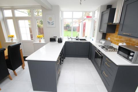 4 bedroom semi-detached house for sale, The Fairway, Leicester LE8