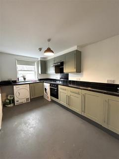 2 bedroom flat to rent, Howard Road, Brighton