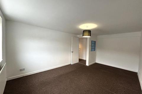 2 bedroom flat to rent, Howard Road, Brighton