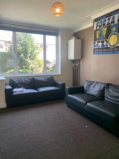 3 bedroom terraced house to rent, Leeds LS4