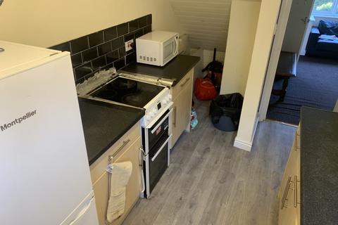 3 bedroom terraced house to rent, Leeds LS4