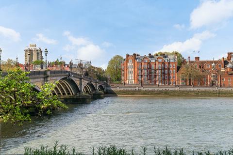 3 bedroom flat for sale, Cheyne Walk, London SW3