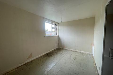 1 bedroom flat for sale, 10 Elmore Green Close, Walsall, WS3 2PE