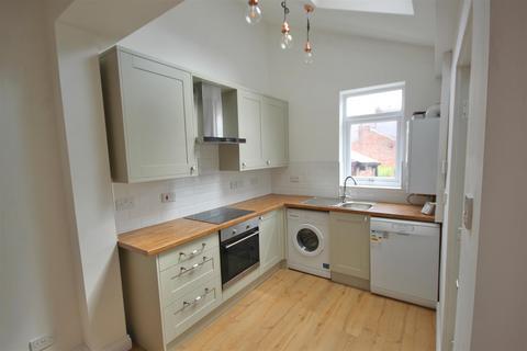 4 bedroom terraced house to rent, 95 Peveril Road, Ecclesall, S11 7AQ