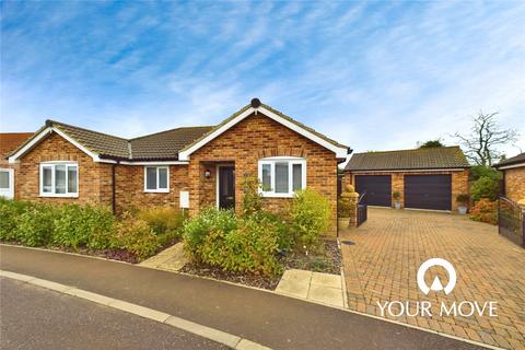 2 bedroom bungalow for sale, Blacksmiths Gardens, Norwich NR14