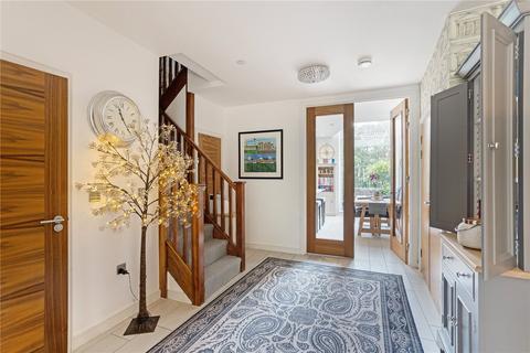 2 Albert Crescent, Bath, BA2 3FR