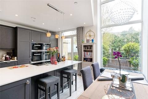 2 Albert Crescent, Bath, BA2 3FR