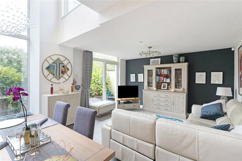 2 Albert Crescent, Bath, BA2 3FR