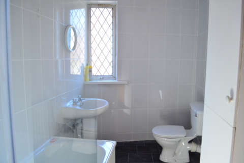 3 bedroom flat to rent, Leeds LS3