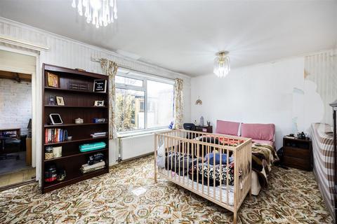 3 bedroom terraced house for sale, Talbot Road, London E6