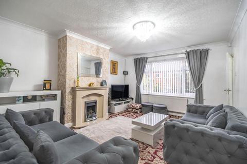 4 bedroom semi-detached house for sale, Lea Farm Grove, Leeds, LS5