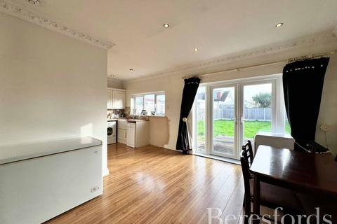 15 Barton Road, Hornchurch, RM12 4AA