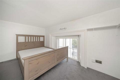 2 bedroom flat to rent, Hyde Park Gardens, London W2