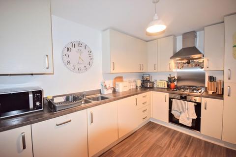 3 bedroom end of terrace house for sale, Albatross Way, Louth LN11