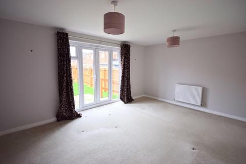 3 bedroom end of terrace house for sale, Albatross Way, Louth LN11