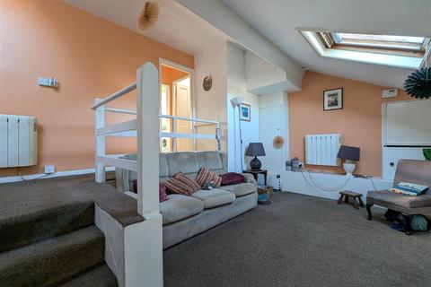 1 bedroom flat for sale, South Street, Scarborough