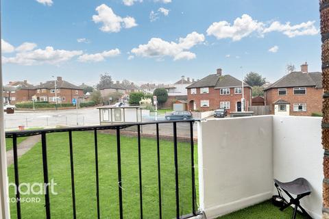 2 bedroom flat for sale, Firbank Road, Romford, RM5 2TP