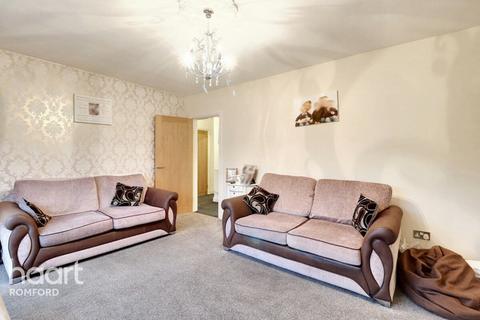 4a Firbank Road, Romford, RM5 2TP