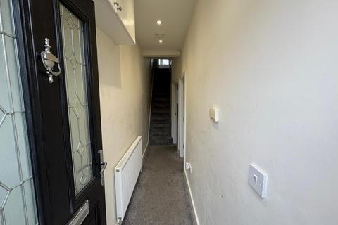 3 bedroom terraced house to rent, Littlewood Street, Salford M6