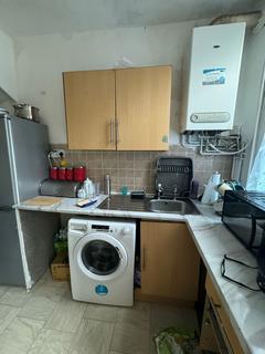 2 bedroom terraced house to rent, Leeds LS6