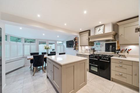 2 Dove Close, Wetherby, LS22 7YQ