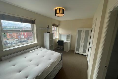 4 bedroom terraced house to rent, Leeds LS6