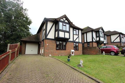 4 bedroom detached house to rent, Wickham Close, Newington ME9