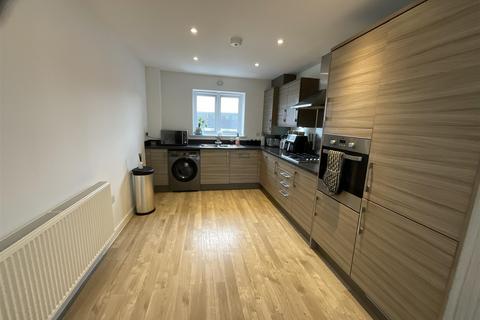 2 bedroom flat for sale, Clayhill Gardens, Hoo, Rochester, Kent