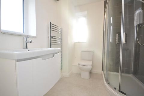 2 bedroom apartment to rent, Linkfield Road, Middlesex