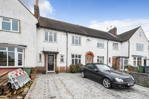 3 bedroom end of terrace house to rent, Priory Road, Chessington, KT9