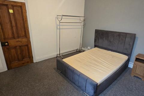 2 bedroom flat to rent, Whitchurch Road, Cardiff CF14