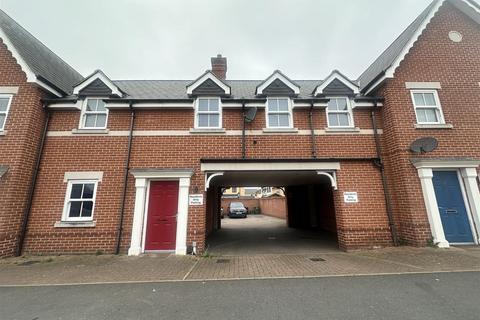 2 bedroom maisonette to rent, Lisle Road, Essex CO2