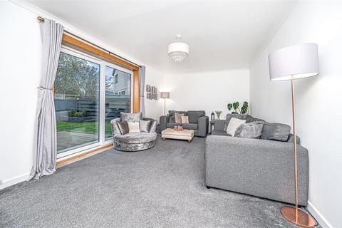 8 Abbeyview, Crossford, Dunfermline, KY12 8NX