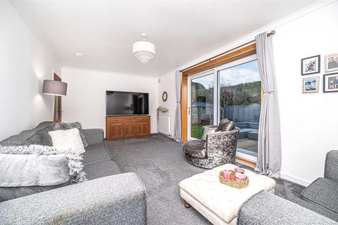 8 Abbeyview, Crossford, Dunfermline, KY12 8NX