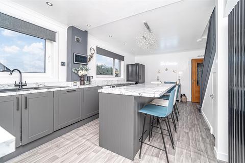 8 Abbeyview, Crossford, Dunfermline, KY12 8NX