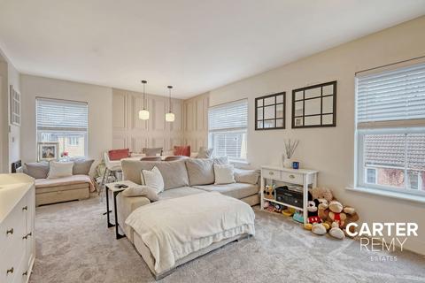 Flat 5, Kensington Court, 3 Hyde Close, Romford, RM1 4WE