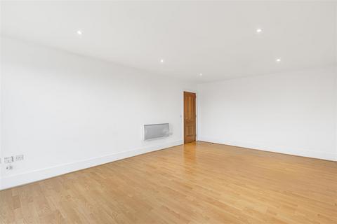 2 bedroom flat for sale, 25 Brewhouse Lane, London