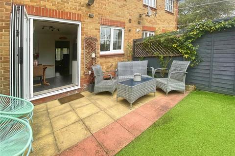 71 Bluebell Drive, Littlehampton, BN17 6UU