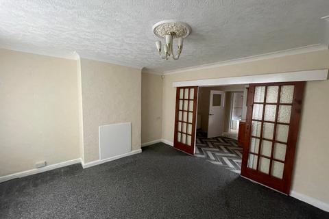 3 bedroom semi-detached house to rent, Alexandra Road, Walsall, WS1