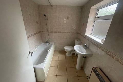 3 bedroom semi-detached house to rent, Alexandra Road, Walsall, WS1