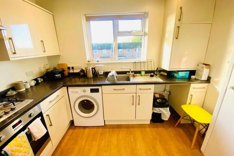 2 bedroom flat to rent, North Walls, Chichester