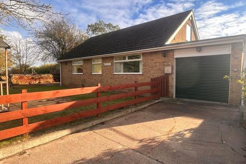 3 bedroom detached bungalow to rent, Patrington, East Yorkshire, HU12