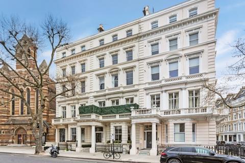 3 bedroom apartment to rent, Queen's Gate London SW7