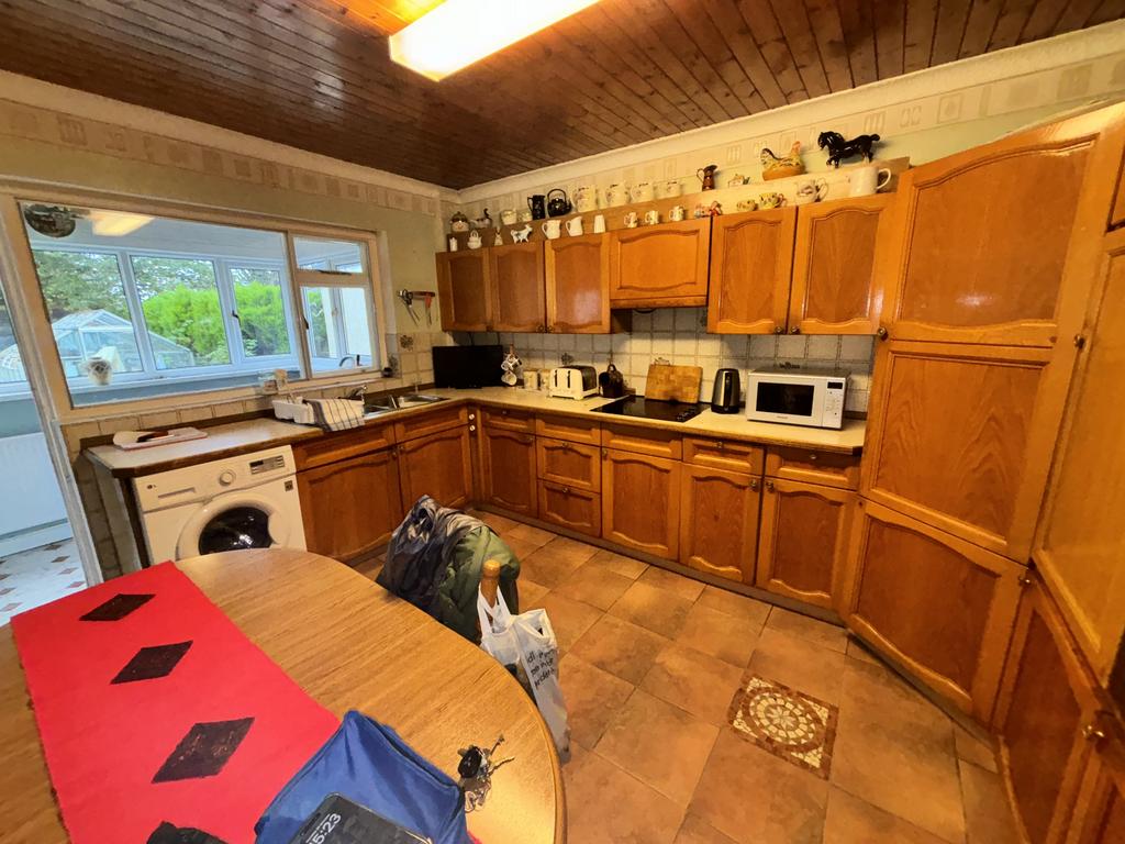 Kitchen / Breakfast Room