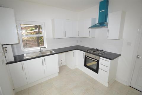 2 bedroom flat to rent, Morley Road, London, E10