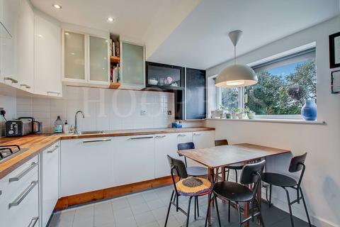 103 Aboyne Road, London, NW10 0EY
